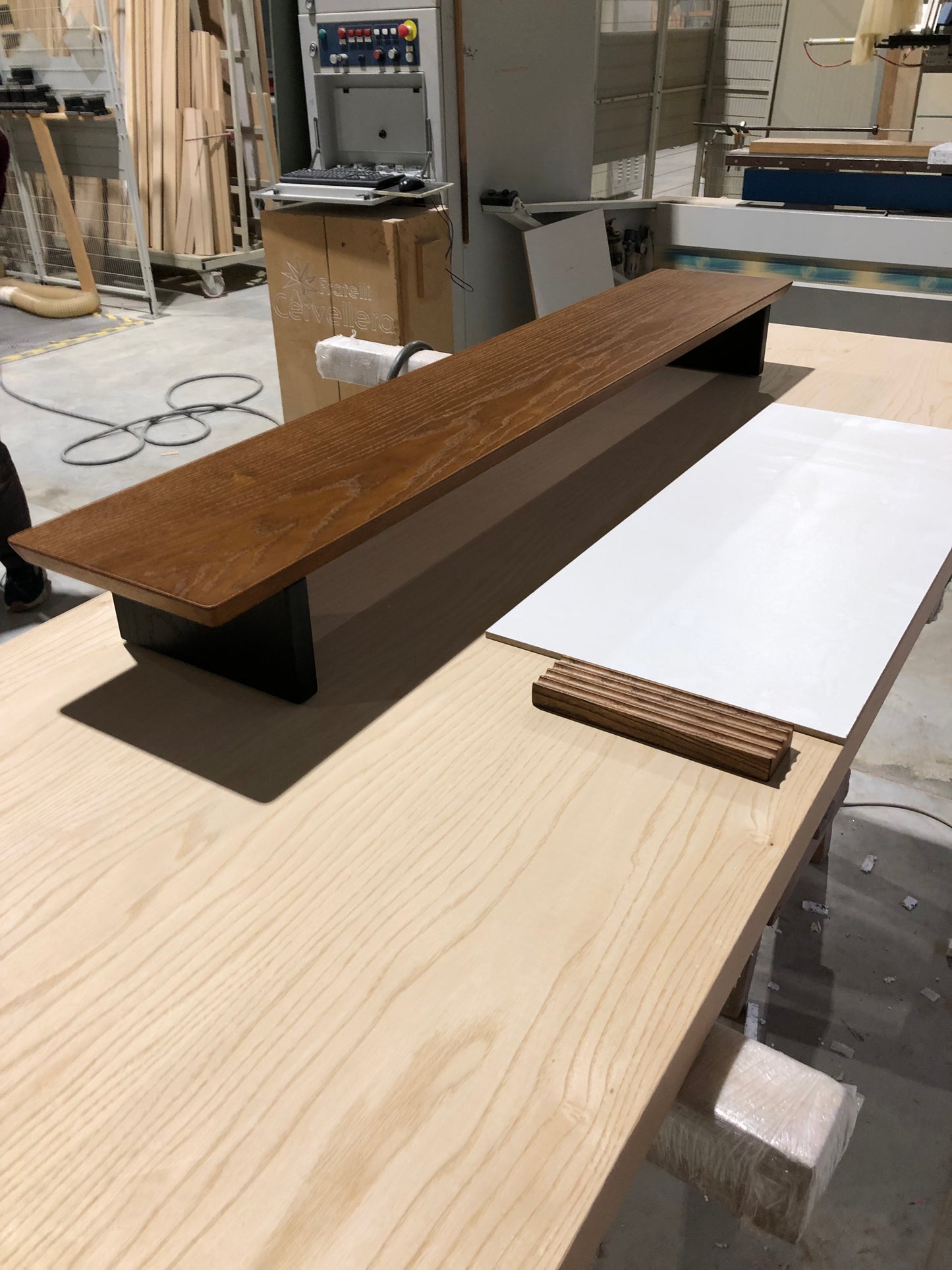 Shelf Walnut - étagère en bois - support de moniteur